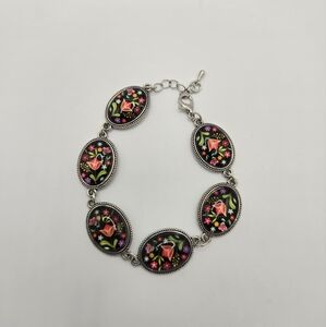 Red tulip cabochon bracelet.